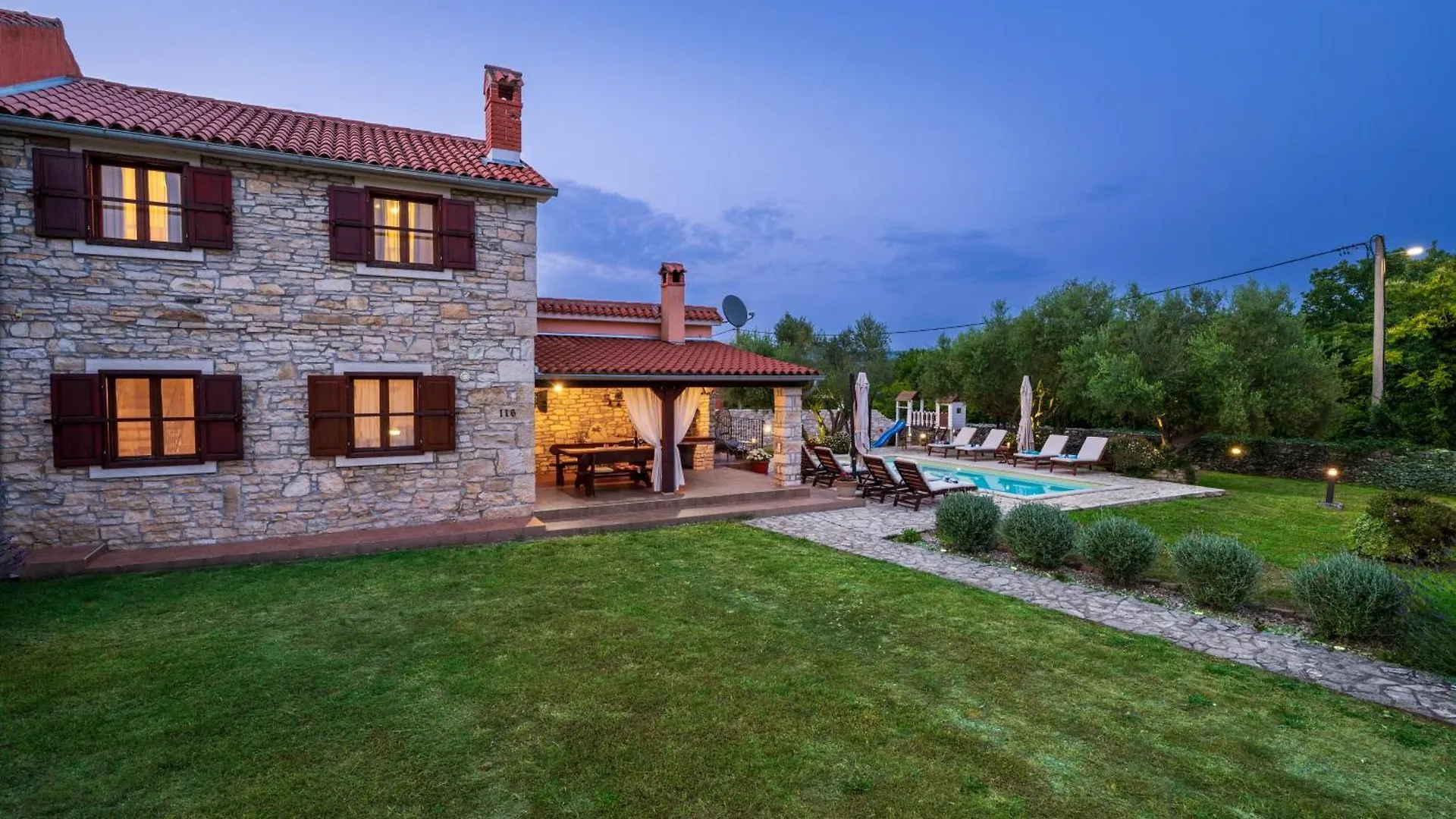 Villa House Rakalj 1993 Kroatien
